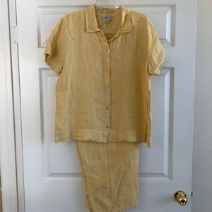 2-piece Linen set by Hot Cotton. Size L.